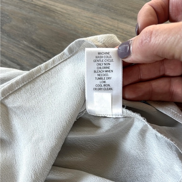 Women’s Banana Republic Gray Sleeveless Cross Front & Back Peplum Top Sz 10 - Picture 9 of 13